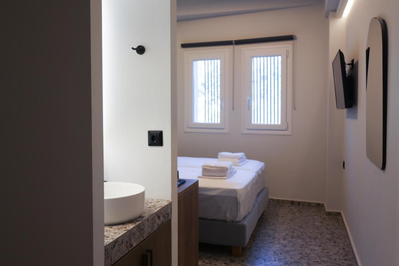 Uphill Unique Boutique Suites Скіатос Екстер'єр фото