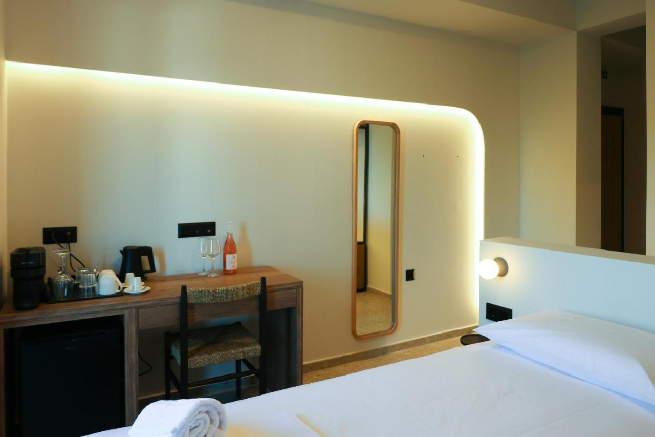 Uphill Unique Boutique Suites Скіатос Екстер'єр фото